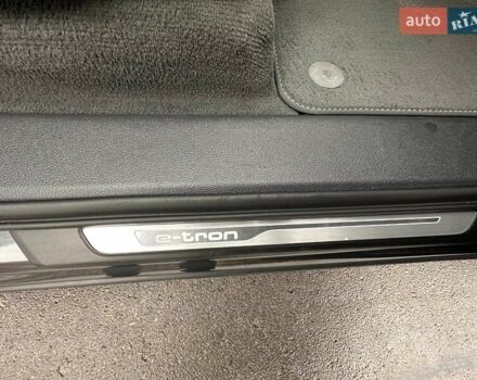 Серый Ауди Ку 7, объемом двигателя 3 л и пробегом 255 тыс. км за 38000 $, фото 25 на Automoto.ua