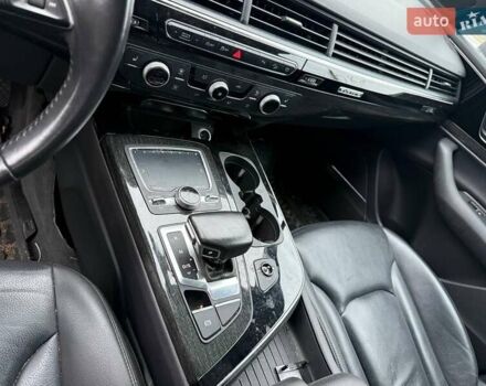 Сірий Ауді Ку 7, об'ємом двигуна 3 л та пробігом 427 тис. км за 14500 $, фото 22 на Automoto.ua