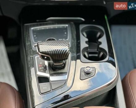 Серый Ауди Ку 7, объемом двигателя 0 л и пробегом 180 тыс. км за 28000 $, фото 18 на Automoto.ua