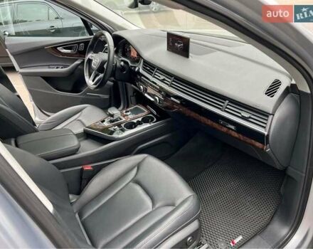 Серый Ауди Ку 7, объемом двигателя 3 л и пробегом 130 тыс. км за 22000 $, фото 5 на Automoto.ua