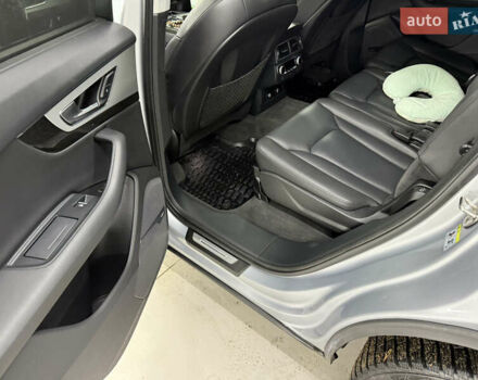 Сірий Ауді Ку 7, об'ємом двигуна 3 л та пробігом 75 тис. км за 36000 $, фото 4 на Automoto.ua