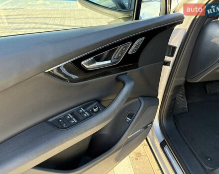 Сірий Ауді Ку 7, об'ємом двигуна 3 л та пробігом 165 тис. км за 28000 $, фото 8 на Automoto.ua