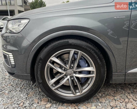 Сірий Ауді Ку 7, об'ємом двигуна 3 л та пробігом 249 тис. км за 39000 $, фото 5 на Automoto.ua