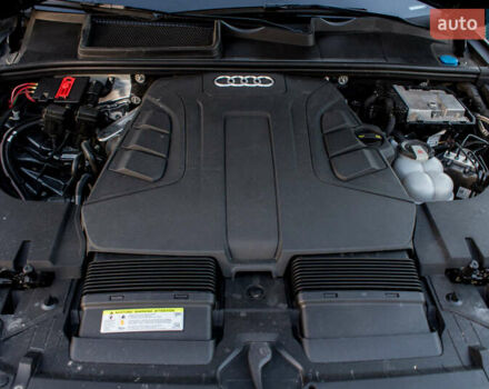 Серый Ауди Ку 7, объемом двигателя 3 л и пробегом 78 тыс. км за 30900 $, фото 2 на Automoto.ua