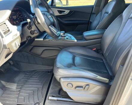 Сірий Ауді Ку 7, об'ємом двигуна 2 л та пробігом 32 тис. км за 18000 $, фото 6 на Automoto.ua