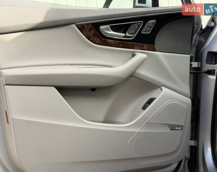 Сірий Ауді Ку 7, об'ємом двигуна 3 л та пробігом 74 тис. км за 35000 $, фото 5 на Automoto.ua