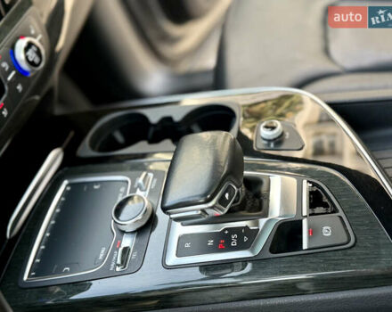 Сірий Ауді Ку 7, об'ємом двигуна 3 л та пробігом 157 тис. км за 29999 $, фото 18 на Automoto.ua