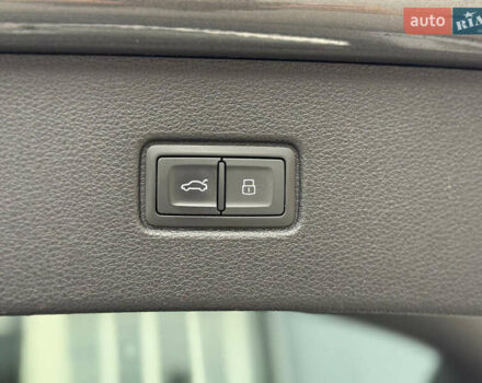 Серый Ауди Ку 7, объемом двигателя 1.98 л и пробегом 139 тыс. км за 27800 $, фото 14 на Automoto.ua
