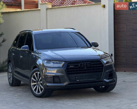 Серый Ауди Ку 7, объемом двигателя 2.97 л и пробегом 140 тыс. км за 48998 $, фото 3 на Automoto.ua