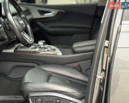 Серый Ауди Ку 7, объемом двигателя 1.98 л и пробегом 139 тыс. км за 27800 $, фото 15 на Automoto.ua