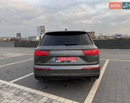 Серый Ауди Ку 7, объемом двигателя 3 л и пробегом 212 тыс. км за 27700 $, фото 3 на Automoto.ua