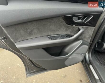 Серый Ауди Ку 7, объемом двигателя 3 л и пробегом 112 тыс. км за 65000 $, фото 20 на Automoto.ua