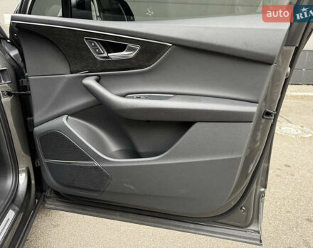 Серый Ауди Ку 7, объемом двигателя 2 л и пробегом 53 тыс. км за 46500 $, фото 25 на Automoto.ua