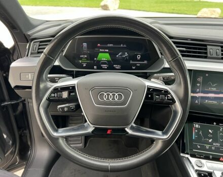 Ауди Ку 7 2021 в Луцке на Automoto.ua Серый Ауди Ку 7, объемом двигателя 0 л и пробегом 125 тыс. км за 34999 $, фото 10 на Automoto.ua