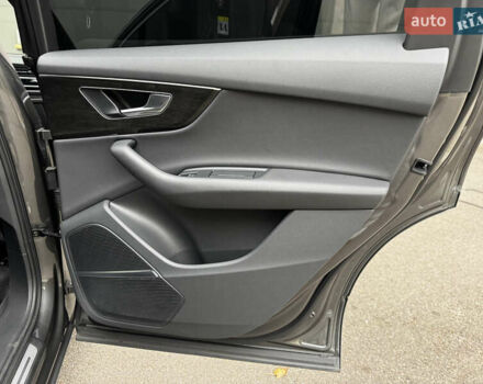 Серый Ауди Ку 7, объемом двигателя 2 л и пробегом 53 тыс. км за 46500 $, фото 22 на Automoto.ua