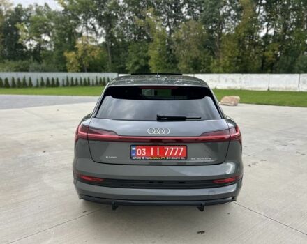 Ауди Ку 7 2021 в Луцке на Automoto.ua Серый Ауди Ку 7, объемом двигателя 0 л и пробегом 125 тыс. км за 34999 $, фото 3 на Automoto.ua