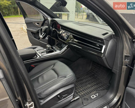 Сірий Ауді Ку 7, об'ємом двигуна 2 л та пробігом 53 тис. км за 46900 $, фото 26 на Automoto.ua