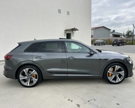 Ауди Ку 7 2021 в Луцке на Automoto.ua Серый Ауди Ку 7, объемом двигателя 0 л и пробегом 125 тыс. км за 34999 $, фото 4 на Automoto.ua