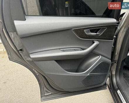 Серый Ауди Ку 7, объемом двигателя 2 л и пробегом 53 тыс. км за 46500 $, фото 18 на Automoto.ua