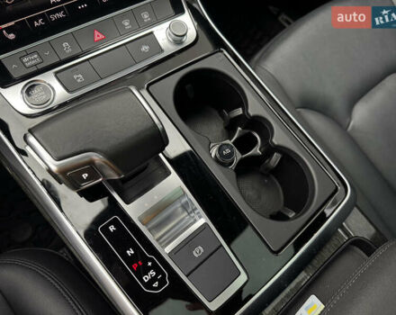 Сірий Ауді Ку 7, об'ємом двигуна 2 л та пробігом 53 тис. км за 46900 $, фото 39 на Automoto.ua