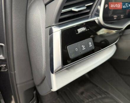 Серый Ауди Ку 7, объемом двигателя 2.97 л и пробегом 70 тыс. км за 84000 $, фото 2 на Automoto.ua