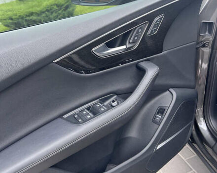 Серый Ауди Ку 7, объемом двигателя 3 л и пробегом 12 тыс. км за 63900 $, фото 4 на Automoto.ua