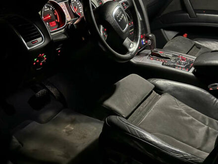 Сірий Ауді Ку 7, об'ємом двигуна 0 л та пробігом 320 тис. км за 8700 $, фото 1 на Automoto.ua