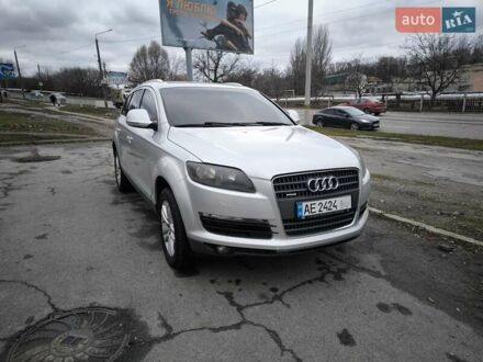 Ауди Ку 7 2006 в Днепре (Днепропетровске) на Automoto.ua Серый Ауди Ку 7, объемом двигателя 3 л и пробегом 320 тыс. км за 13500 $, фото 1 на Automoto.ua