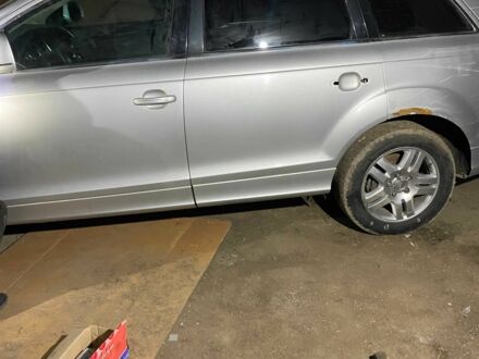 Серый Ауди Ку 7, объемом двигателя 0 л и пробегом 200 тыс. км за 12400 $, фото 1 на Automoto.ua