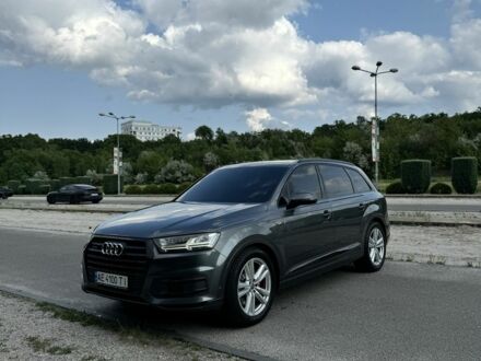 Ауди Ку 7 2015 в Днепре (Днепропетровске) на Automoto.ua Серый Ауди Ку 7, объемом двигателя 3 л и пробегом 168 тыс. км за 34000 $, фото 1 на Automoto.ua
