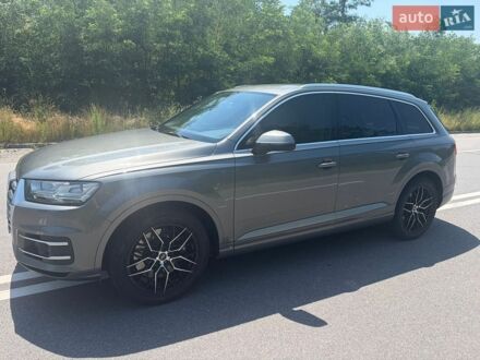 Серый Ауди Ку 7, объемом двигателя 2.97 л и пробегом 250 тыс. км за 31000 $, фото 1 на Automoto.ua