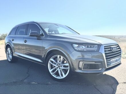 Серый Ауди Ку 7, объемом двигателя 3 л и пробегом 250 тыс. км за 38500 $, фото 1 на Automoto.ua