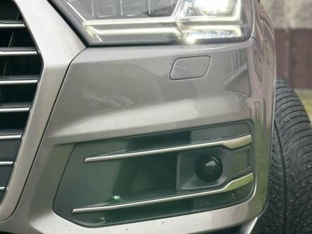 Сірий Ауді Ку 7, об'ємом двигуна 3 л та пробігом 199 тис. км за 31500 $, фото 1 на Automoto.ua