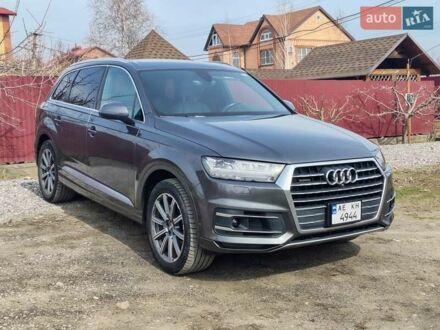 Ауди Ку 7 2018 в Киеве на Automoto.ua Серый Ауди Ку 7, объемом двигателя 1.98 л и пробегом 97 тыс. км за 32900 $, фото 1 на Automoto.ua