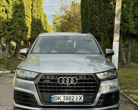 Серый Ауди Ку 7, объемом двигателя 3 л и пробегом 137 тыс. км за 32000 $, фото 1 на Automoto.ua