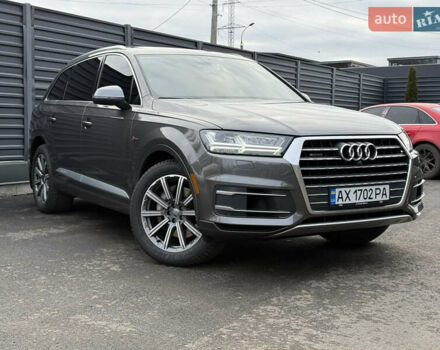 Серый Ауди Ку 7, объемом двигателя 3 л и пробегом 67 тыс. км за 40000 $, фото 1 на Automoto.ua