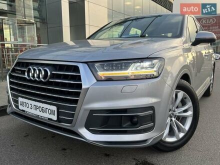 Ауди Ку 7 2018 в Киеве на Automoto.ua Серый Ауди Ку 7, объемом двигателя 2.97 л и пробегом 149 тыс. км за 41688 $, фото 1 на Automoto.ua