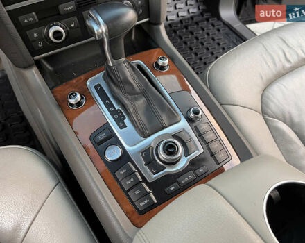 Синій Ауді Ку 7, об'ємом двигуна 3 л та пробігом 142 тис. км за 13800 $, фото 27 на Automoto.ua