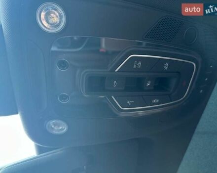 Синій Ауді Ку 7, об'ємом двигуна 2 л та пробігом 258 тис. км за 19950 $, фото 11 на Automoto.ua