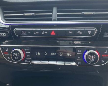 Синій Ауді Ку 7, об'ємом двигуна 3 л та пробігом 161 тис. км за 31151 $, фото 29 на Automoto.ua