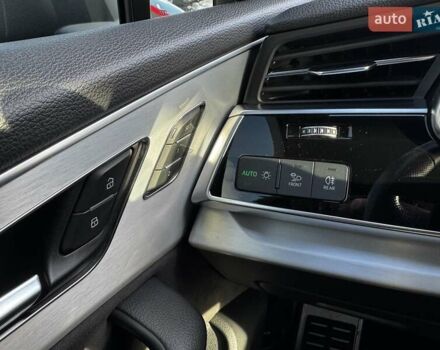 Синій Ауді Ку 7, об'ємом двигуна 2.97 л та пробігом 130 тис. км за 68990 $, фото 25 на Automoto.ua