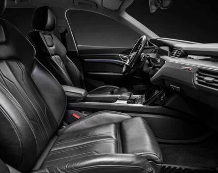 Чорний Ауді Quattro, об'ємом двигуна 0 л та пробігом 94 тис. км за 28000 $, фото 7 на Automoto.ua