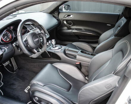 Білий Ауді R8, об'ємом двигуна 5.2 л та пробігом 38 тис. км за 63000 $, фото 31 на Automoto.ua