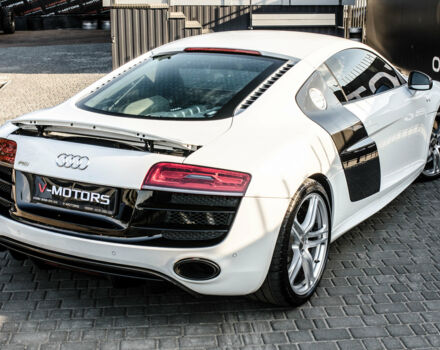 Білий Ауді R8, об'ємом двигуна 5.2 л та пробігом 38 тис. км за 63000 $, фото 9 на Automoto.ua