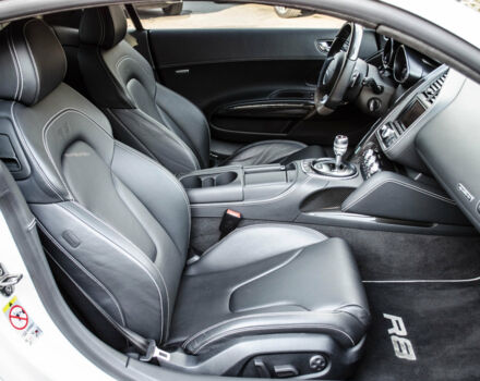 Білий Ауді R8, об'ємом двигуна 5.2 л та пробігом 38 тис. км за 63000 $, фото 29 на Automoto.ua