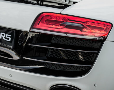Білий Ауді R8, об'ємом двигуна 5.2 л та пробігом 38 тис. км за 63000 $, фото 16 на Automoto.ua