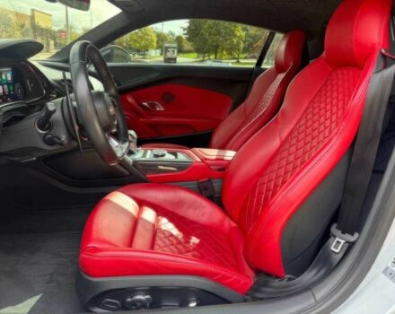 Белый Ауди Р8, объемом двигателя 5.2 л и пробегом 32 тыс. км за 120000 $, фото 8 на Automoto.ua