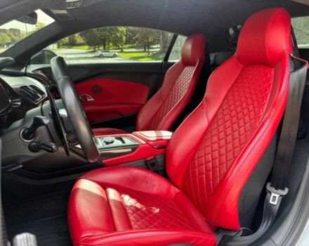 Белый Ауди Р8, объемом двигателя 5.2 л и пробегом 32 тыс. км за 120000 $, фото 9 на Automoto.ua