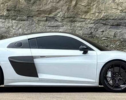 Белый Ауди Р8, объемом двигателя 5.2 л и пробегом 32 тыс. км за 120000 $, фото 3 на Automoto.ua