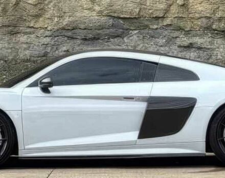 Белый Ауди Р8, объемом двигателя 5.2 л и пробегом 32 тыс. км за 120000 $, фото 4 на Automoto.ua